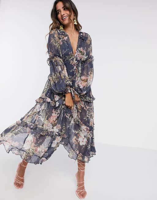 ASOS DESIGN Aangerimpelde gelaagde midi jurk met bloemenprint en kanten rand in marineblauw