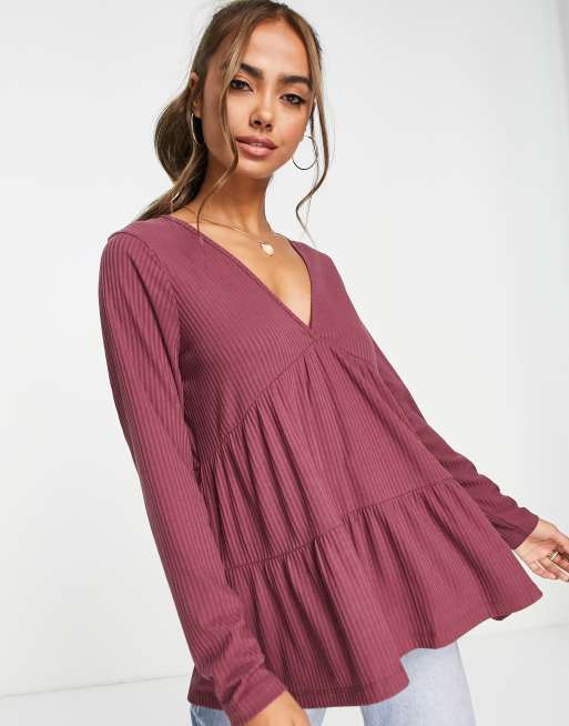 ASOS DESIGN - Aangerimpelde geribbelde top met lange mouwen in auberginekleur