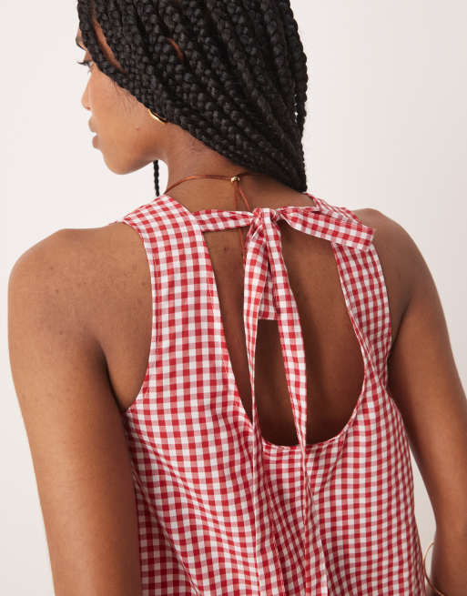 ASOS DESIGN - Aangerimpelde maxi jurk met strik aan de achterkant en gingham ruit in rood, 3 van 4