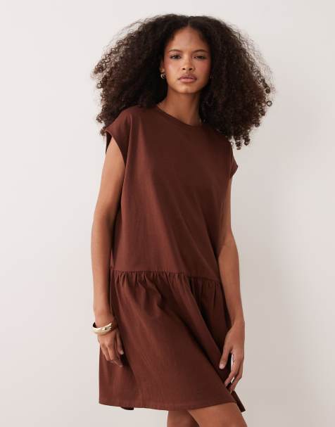 ASOS DESIGN - Aangerimpelde mini-jurk in chocoladebruin - view 1