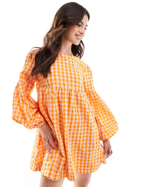 ASOS DESIGN - Aangerimpelde mini jurk met textuur en gingham ruit in oranje en roze, 3 van 4