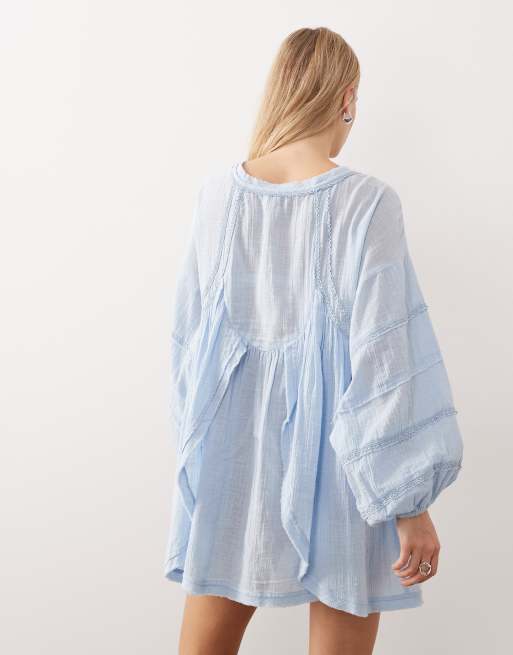 ASOS DESIGN - Aangerimpelde mini-jurk met V-hals in blauw met wassing, 4 van 4
