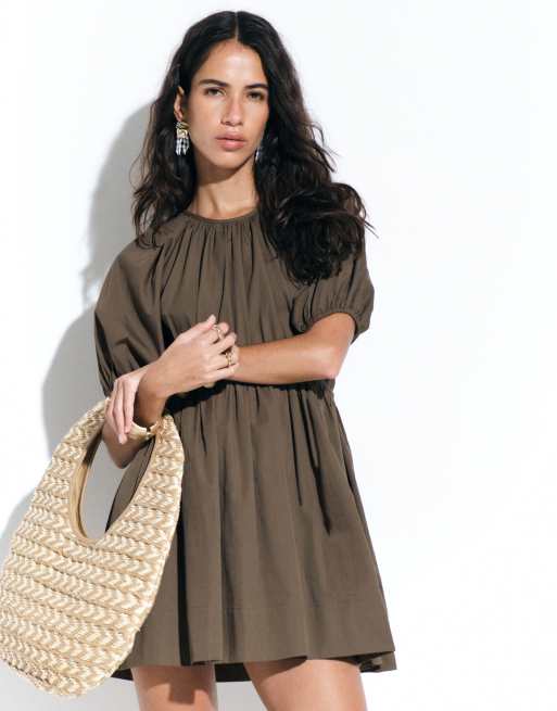 ASOS DESIGN - Aangerimpelde mini jurk van popeline met ingeslagen naad in kaki, 2 van 4