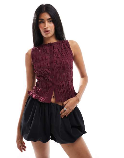ASOS DESIGN - Aangerimpelde top met lange mouwen en knopen in bordeauxrood