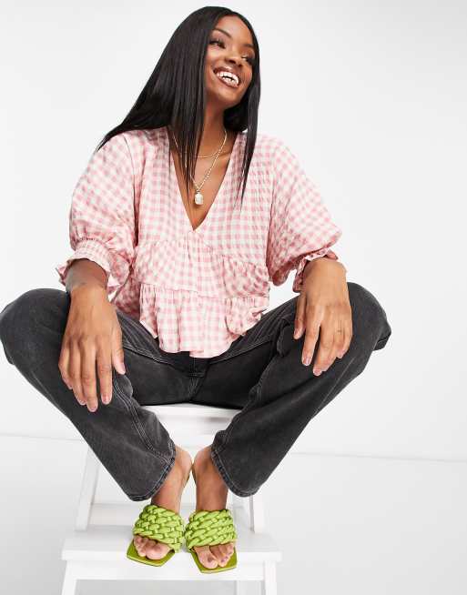 ASOS DESIGN - Aangerimpelde top van seersucker met stroken en gingham ruit in roze