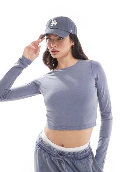 ASOS DESIGN - Aansluitend cropped T-shirt met lange mouwen in indigoblauw met wassing