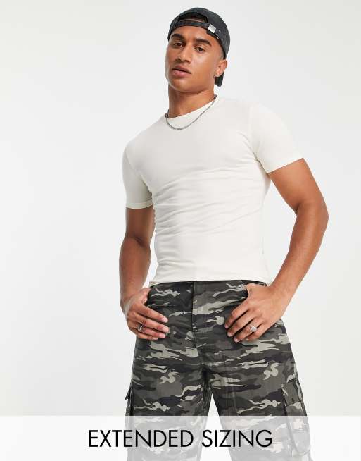 ASOS DESIGN - Aansluitend T-shirt met ronde hals in gebroken wit