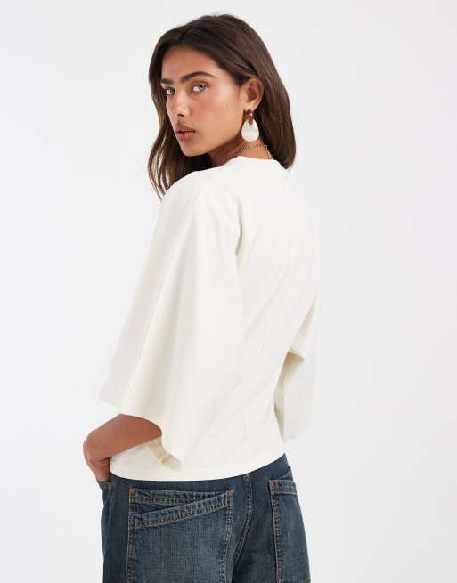 ASOS DESIGN - Aansluitend T-shirt met vleermuismouwen in crème, 4 van 4