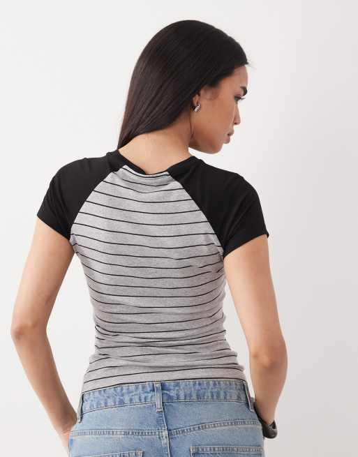 ASOS DESIGN - Aansluitende gestreepte top met raglanmouwen in grijs en zwart, 4 van 4