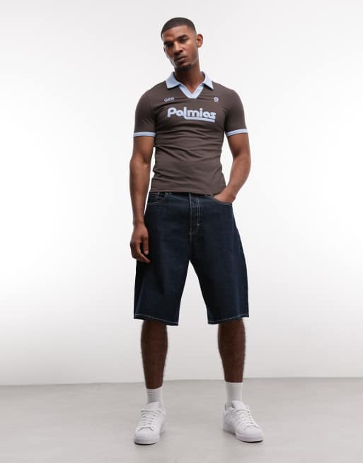 ASOS DESIGN - Aansluitende polo met gekleurde randjes en voetbalprints in bruin, 2 van 5