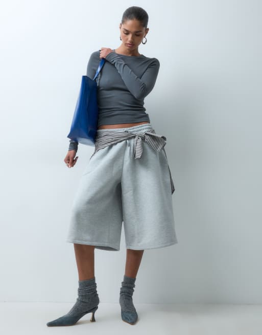 ASOS DESIGN aansluitende top met lange mouwen in antracietgrijs, 2 van 4