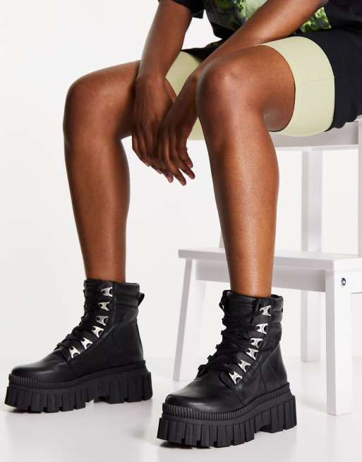 ASOS DESIGN – Aaron – Premium-Wanderstiefel aus Leder in Schwarz mit dicker Sohle