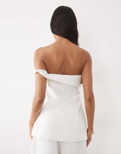 ASOS DESIGN - Abrigo de sastre blanco con cintura abotonada y escote palabra de honor, 4 de 4
