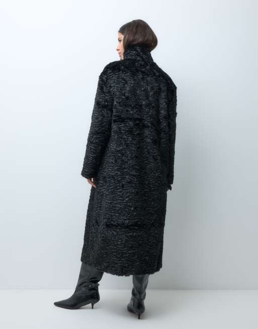 ASOS DESIGN abrigo largo de piel sintética estilo astracán en negro, 4 de 4
