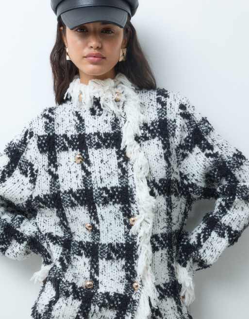 ASOS DESIGN - abrigo tipo cardigan texturizado con flecos y doble botonadura en cuadro monocromático, 3 de 9