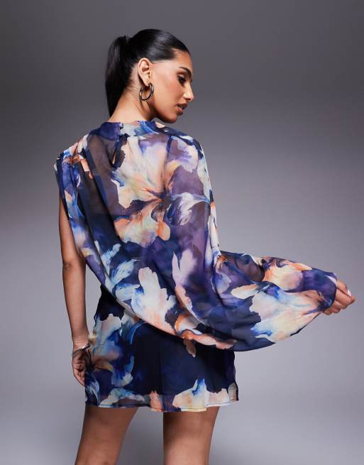 ASOS DESIGN – Abstrakt blommig, asymmetrisk miniklänning med utskurna detaljer och hög krage med drapering, 2 av 4