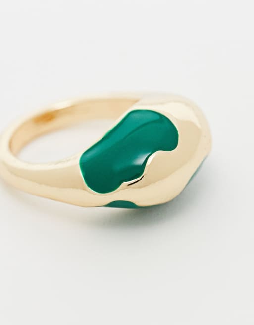 ASOS DESIGN - Abstrakt ring med grøn emalje i slidt guldfarve, 2 af 3