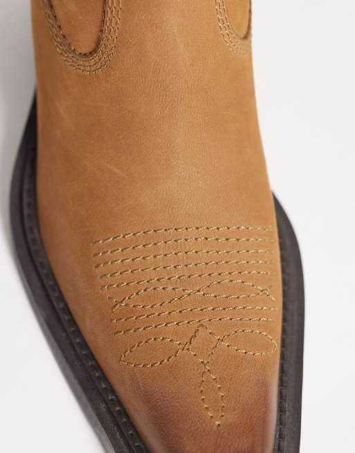 ASOS DESIGN – Ace – Hochwertige Ankle-Boots im Western-Stil aus geöltem Leder in Hellbraun, 4 von 4