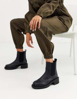 casual chunky chelsea boots