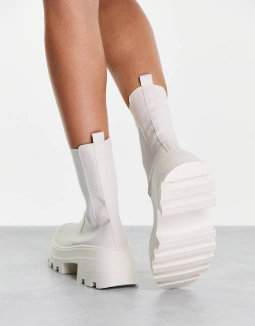 ASOS DESIGN Ada chunky Chelsea boots in off-white, 2 of 4