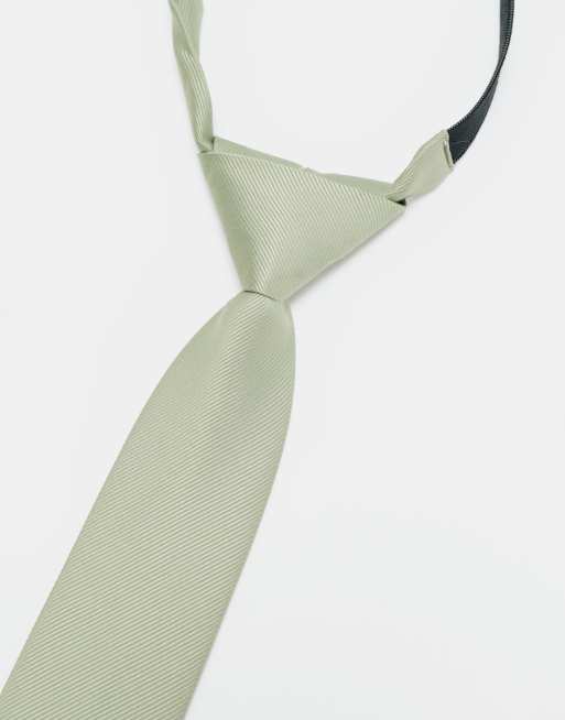 ASOS DESIGN adaptive hook and loop tape fastener tie in ivy green, 3 of 4