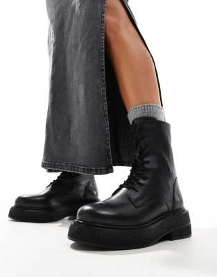 ASOS DESIGN - Addison - Flache Lederstiefel in Schwarz mit Schnürung