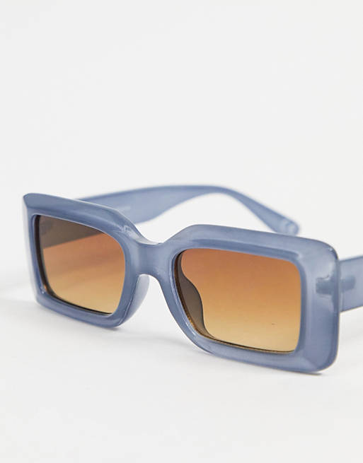 Gafas de sol de tamaño medio con montura cuadrada y biseles azules de material reciclado de ASOS DESIGN