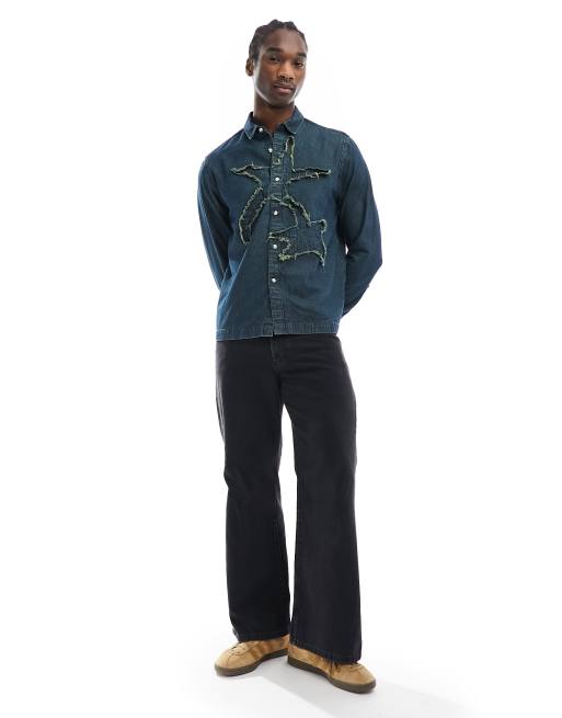 ASOS DESIGN - Afslappet denimskjorte med slidt stjernedetalje i afbleget, blå vask , 3 af 4