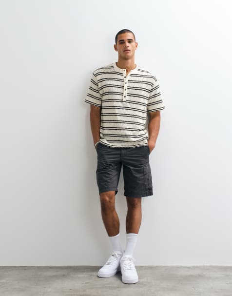 ASOS DESIGN afslappet henley T-shirt i brun stribet tekstureret stof - view 1