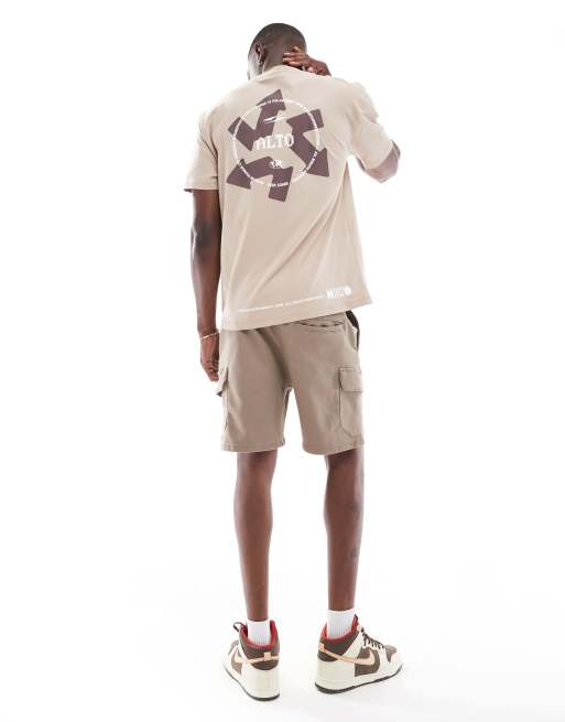 ASOS DESIGN - Afslappet og brun T-shirt med print fortil og bagpå, 3 af 4