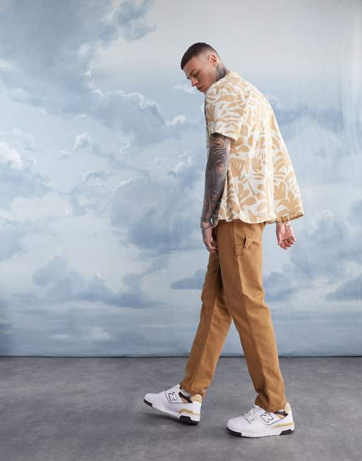 ASOS DESIGN - Afslappet skjorte med reverskrave og abstrakt blomsterprint i beige, 2 af 4