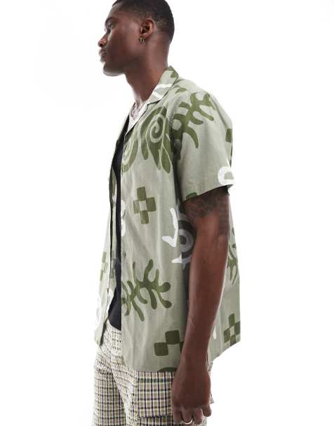 ASOS DESIGN - Afslappet skjorte med reverskrave og abstrakt print i grøn - view 1