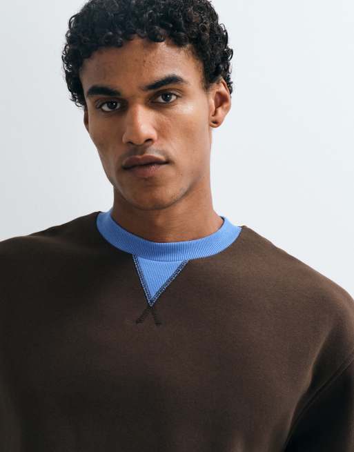 ASOS DESIGN afslappet sweater med rund hals, kontrastkrave og sømme i brun, 4 af 5
