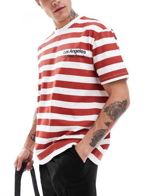 ASOS DESIGN - Afslappet t-shirt med striber og byprint på brystet