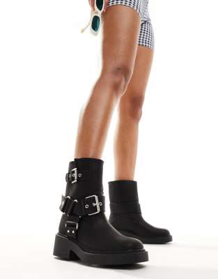 ASOS DESIGN - Aim - Ankle-Boots in Schwarz im Motorradstil mit Gurtdetail