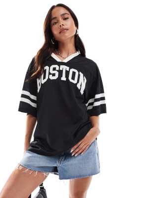 ASOS DESIGN - Airtex - Fußballtrikot in Schwarz mit Boston-Grafik