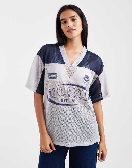 ASOS DESIGN - Airtex T-shirt in voetbalstijl met grafische print in ton-sur-ton marineblauw