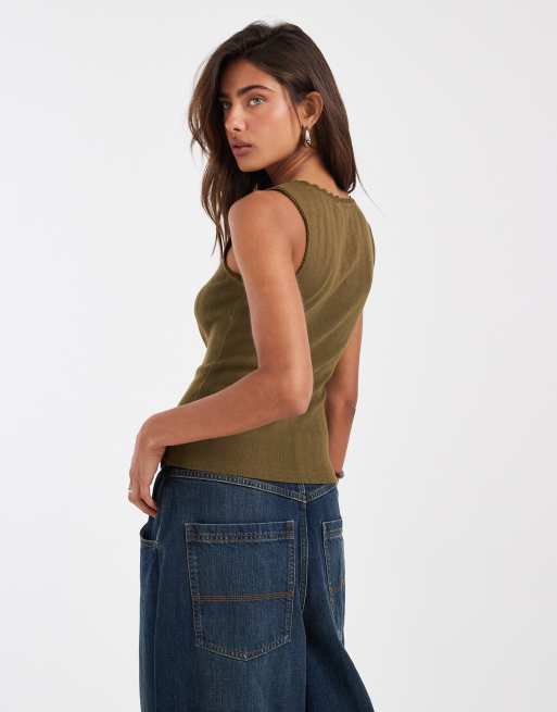 ASOS DESIGN - Ajourgebreid hemdje met lage ronde hals in olijfgroen, 4 van 4