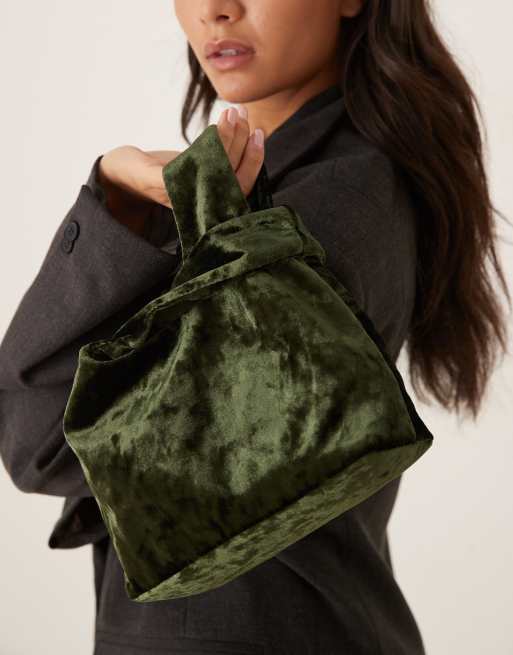 ASOS DESIGN – Aksamitna ciemnozielona kopertówka z uchwytem, 2 z 4