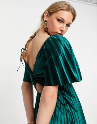 ASOS DESIGN – Aksamitna, plisowana sukienka maxi w stylu empire ze  skręconym tyłem, w kolorze leśnej zieleni | ASOS