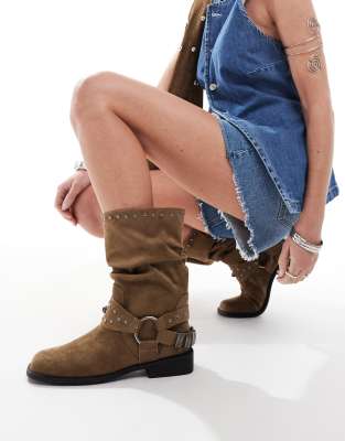 ASOS DESIGN ASOS DESIGN Alara slouchy flat biker boot with hardware in taupe-Blonde