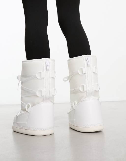 Truffle Collection snow boots in white