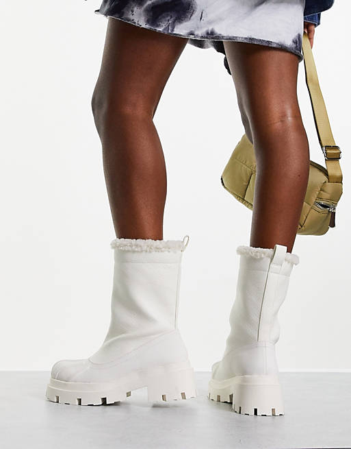 Shoes Boots/Alice shearling lined pull on boots in white 