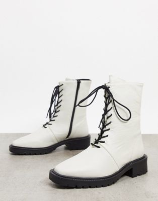 ASOS DESIGN – Alton – Geschnürte Stiefel in Weiß | ASOS
