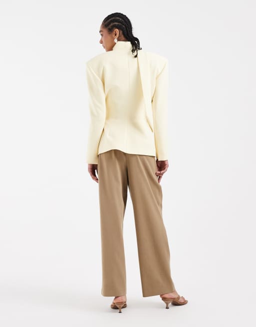 ASOS DESIGN - Americana con cintura entallada y detalle de fular, 3 de 4