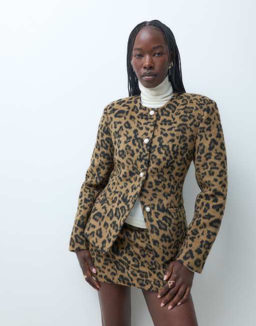 ASOS DESIGN americana de traje con botones llamativos y estampado de leopardo texturizado, 5 de 5