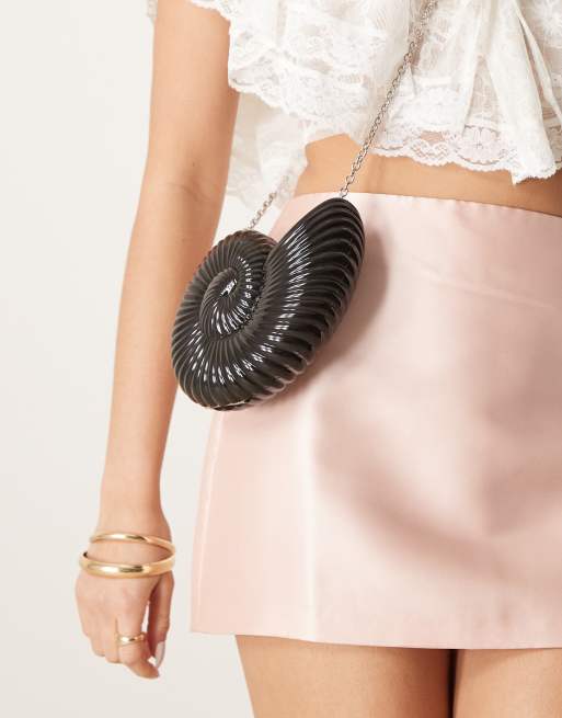 ASOS DESIGN ammonite hardcase clutch bag with detatchable chain strap in black, 2 of 4
