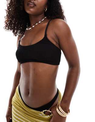 ASOS DESIGN - Amy - Cropped bikinitop med dyb, rund hals i sort krølstof