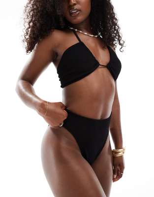 ASOS DESIGN - Amy - Mix and Match - Bikinihose in Schwarz mit Knitterstruktur, hohem Beinausschnitt und hohem Bund