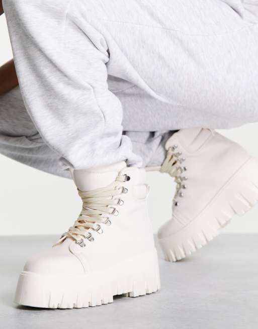 ASOS DESIGN – Anastasia – Białe sznurowane buty turystyczne na grubej podeszwie